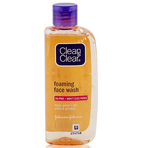 Clean & Clear Foaming Face Wash 